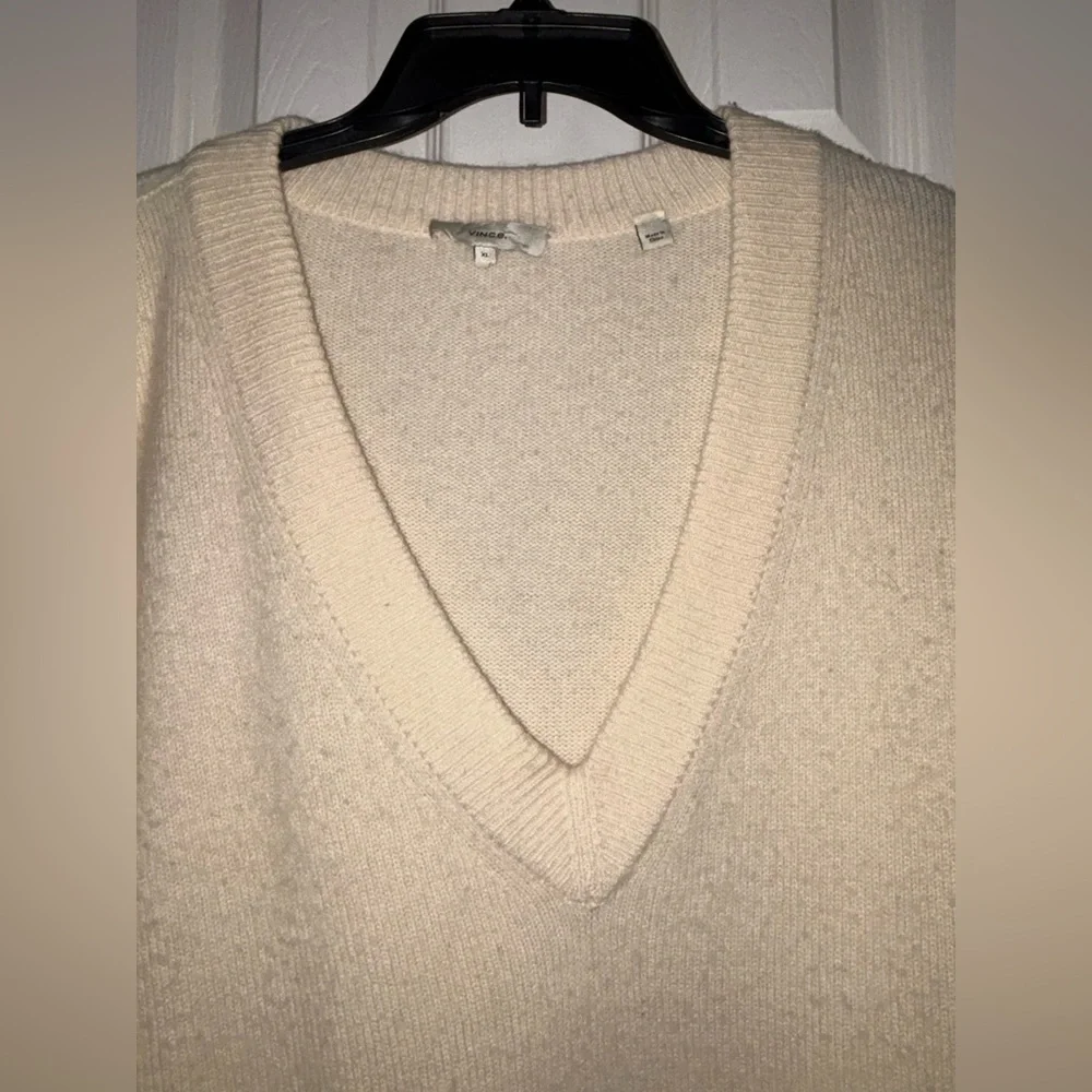 Women’s Soft Cream VNeck Sweater blouse long sleeve winter travel party sport - Picture 2 of 9